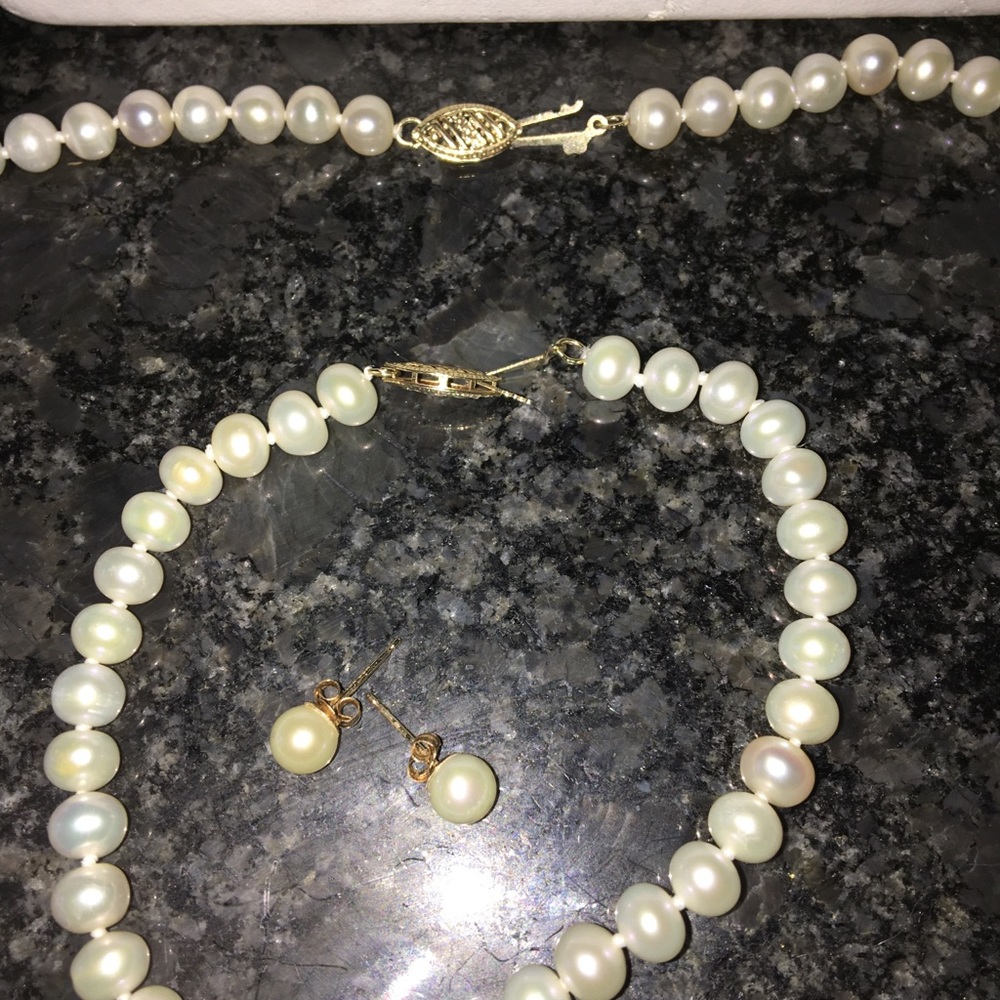 10K Gold White Freshwater Pearl Jewelry 3 pc Set - Picture 5 of 5
